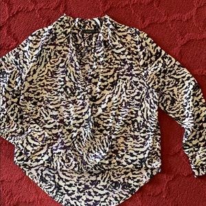 Nice silky top. Long sleeves.